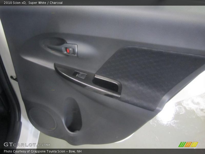 Super White / Charcoal 2010 Scion xD