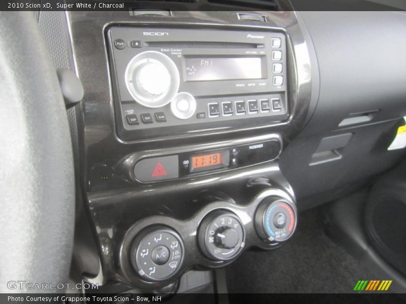 Super White / Charcoal 2010 Scion xD