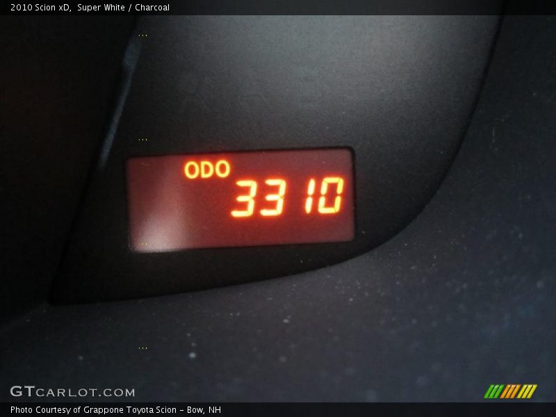 Super White / Charcoal 2010 Scion xD