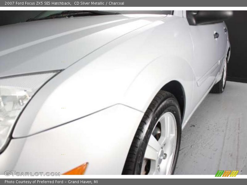 CD Silver Metallic / Charcoal 2007 Ford Focus ZX5 SES Hatchback