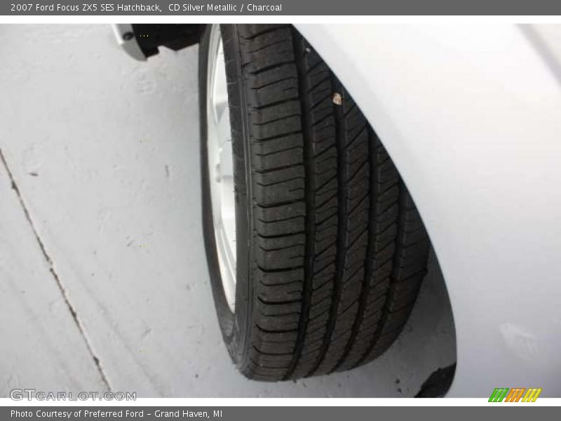CD Silver Metallic / Charcoal 2007 Ford Focus ZX5 SES Hatchback