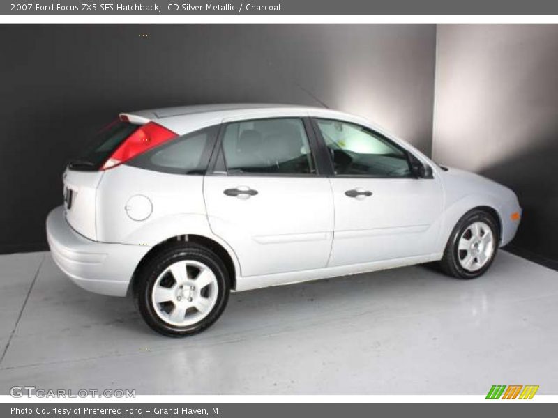  2007 Focus ZX5 SES Hatchback CD Silver Metallic