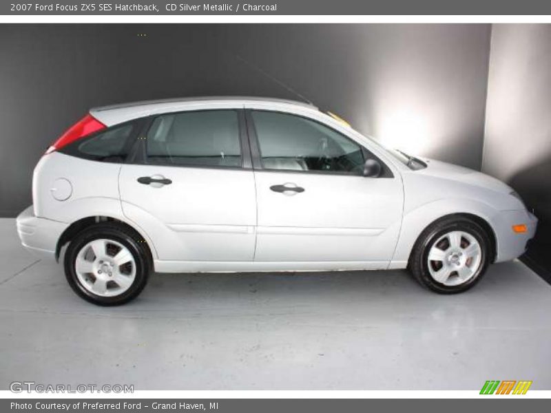 CD Silver Metallic / Charcoal 2007 Ford Focus ZX5 SES Hatchback