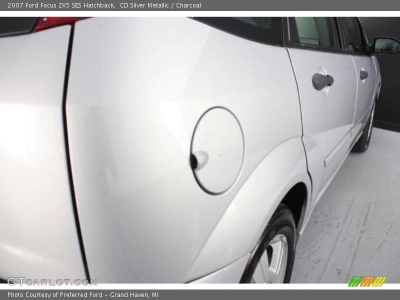 CD Silver Metallic / Charcoal 2007 Ford Focus ZX5 SES Hatchback
