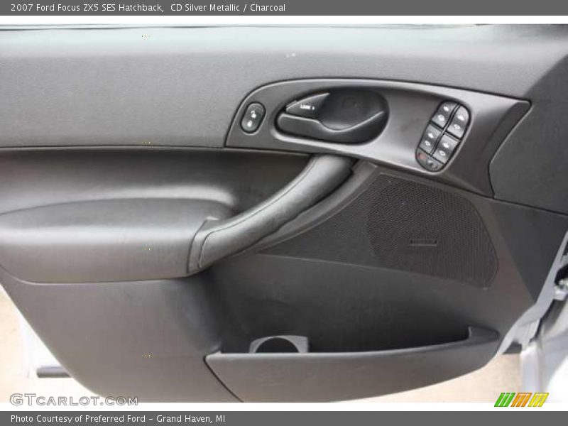 CD Silver Metallic / Charcoal 2007 Ford Focus ZX5 SES Hatchback