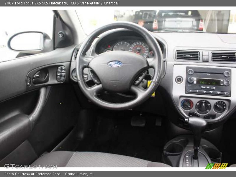 CD Silver Metallic / Charcoal 2007 Ford Focus ZX5 SES Hatchback