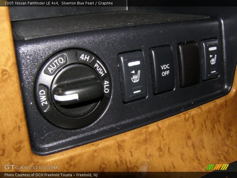 Silverton Blue Pearl / Graphite 2005 Nissan Pathfinder LE 4x4