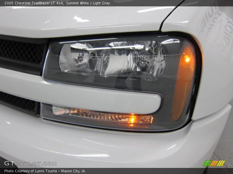Summit White / Light Gray 2005 Chevrolet TrailBlazer LT 4x4