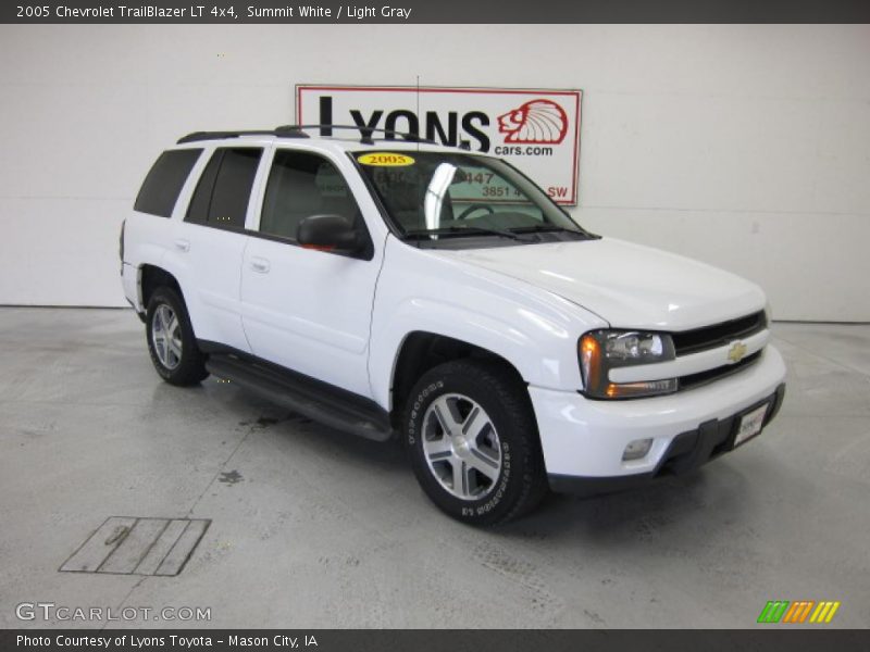 Summit White / Light Gray 2005 Chevrolet TrailBlazer LT 4x4