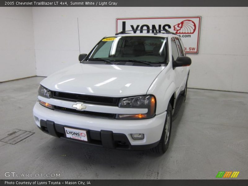 Summit White / Light Gray 2005 Chevrolet TrailBlazer LT 4x4