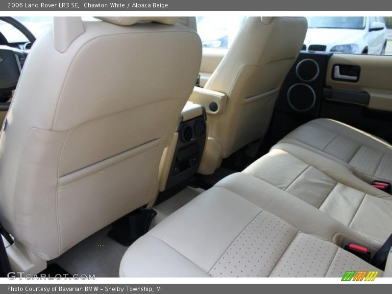 Chawton White / Alpaca Beige 2006 Land Rover LR3 SE