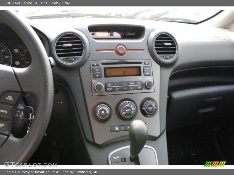 Controls of 2008 Rondo LX