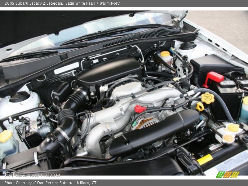 Satin White Pearl / Warm Ivory 2009 Subaru Legacy 2.5i Sedan