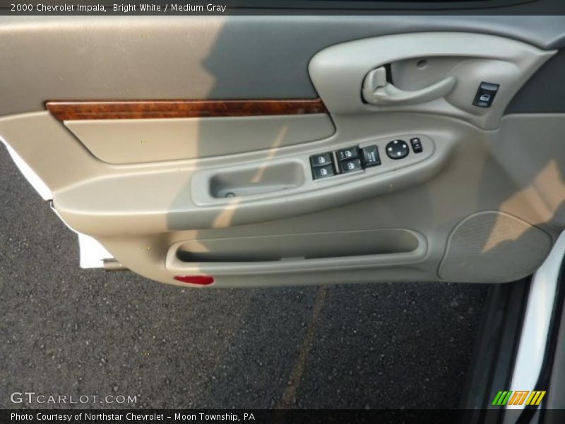 Bright White / Medium Gray 2000 Chevrolet Impala