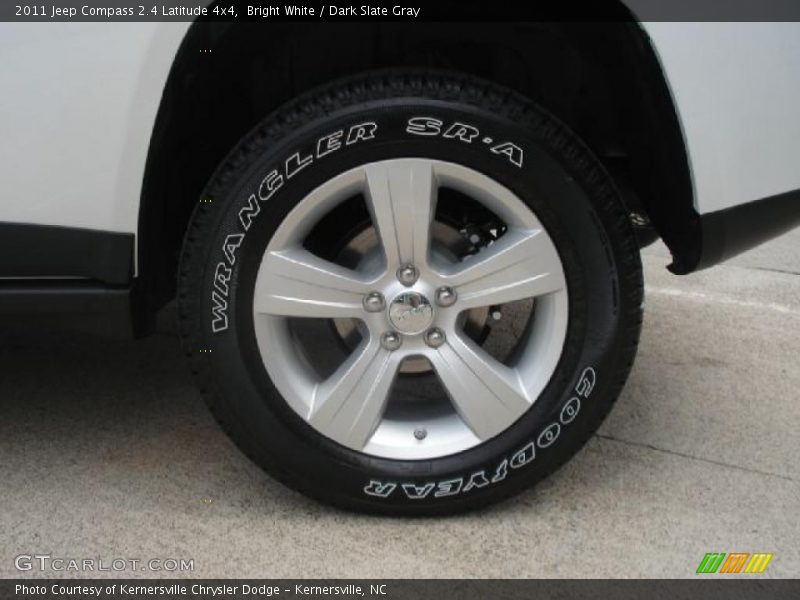 Bright White / Dark Slate Gray 2011 Jeep Compass 2.4 Latitude 4x4
