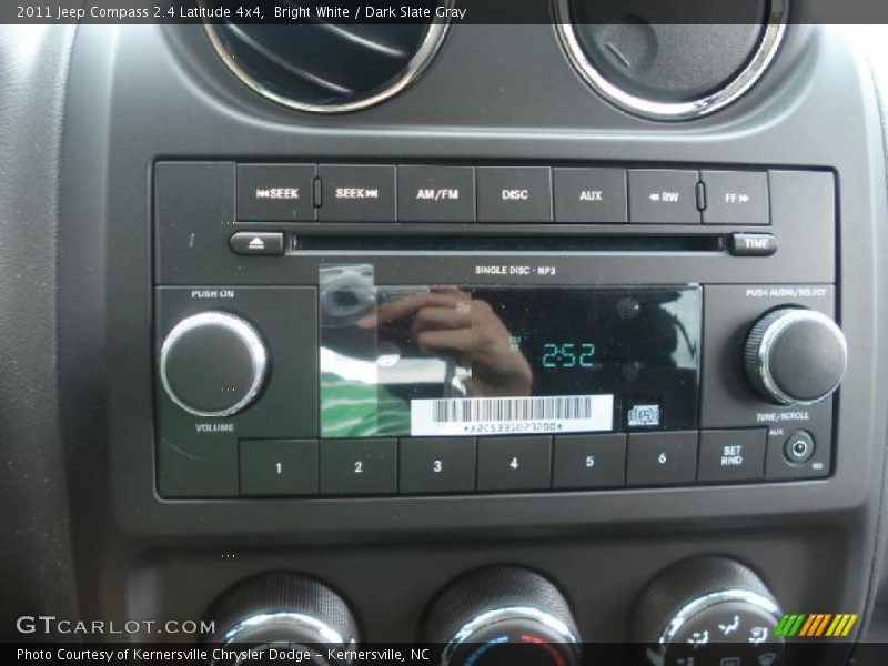 Bright White / Dark Slate Gray 2011 Jeep Compass 2.4 Latitude 4x4