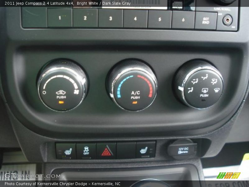 Bright White / Dark Slate Gray 2011 Jeep Compass 2.4 Latitude 4x4