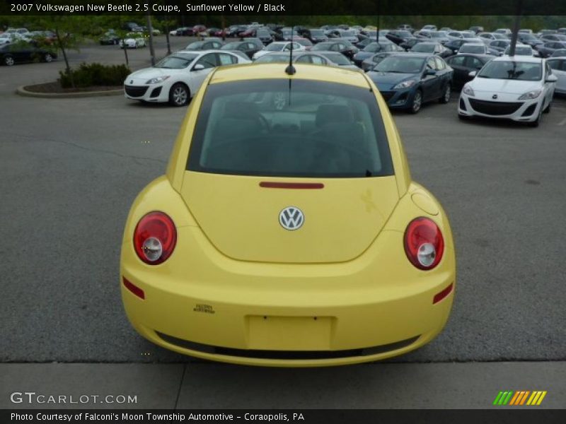 Sunflower Yellow / Black 2007 Volkswagen New Beetle 2.5 Coupe