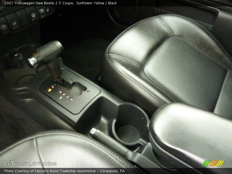 Sunflower Yellow / Black 2007 Volkswagen New Beetle 2.5 Coupe