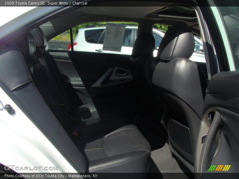 Super White / Charcoal 2009 Toyota Camry SE