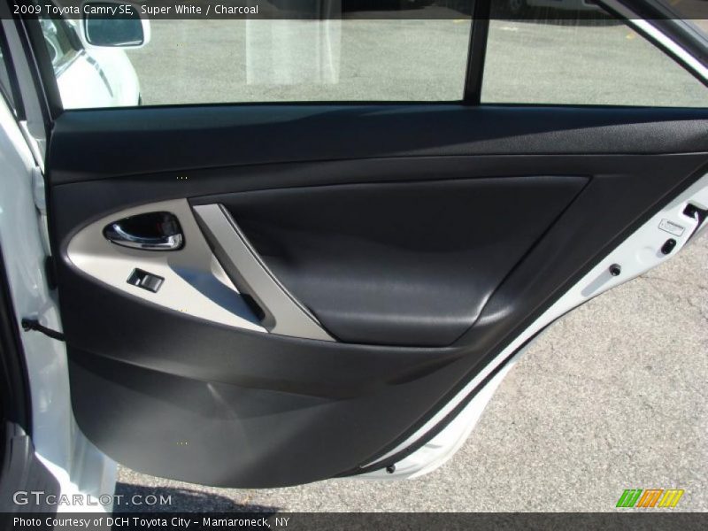 Super White / Charcoal 2009 Toyota Camry SE
