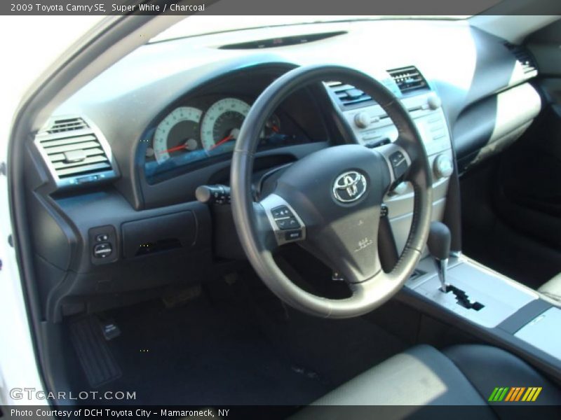 Super White / Charcoal 2009 Toyota Camry SE