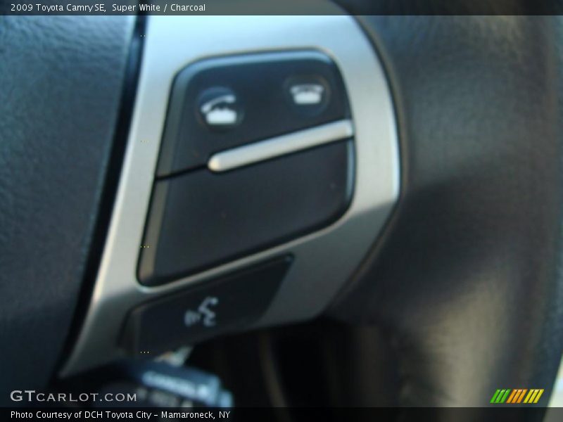 Super White / Charcoal 2009 Toyota Camry SE