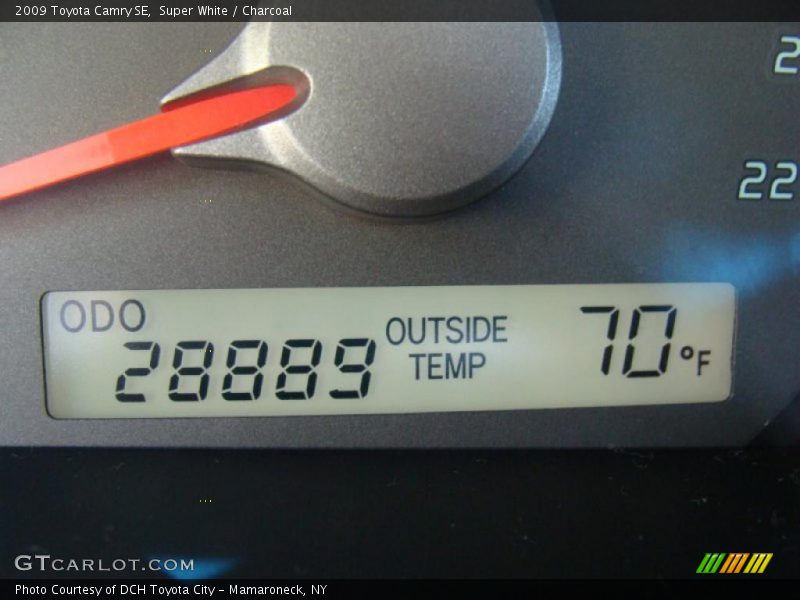 Super White / Charcoal 2009 Toyota Camry SE