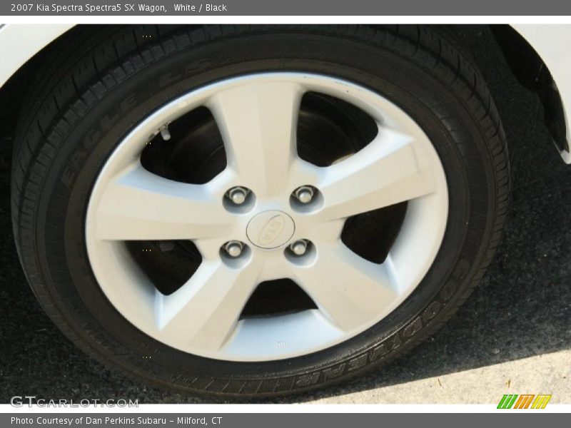 White / Black 2007 Kia Spectra Spectra5 SX Wagon