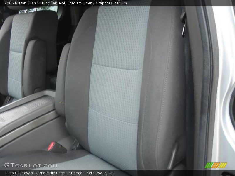 Radiant Silver / Graphite/Titanium 2006 Nissan Titan SE King Cab 4x4