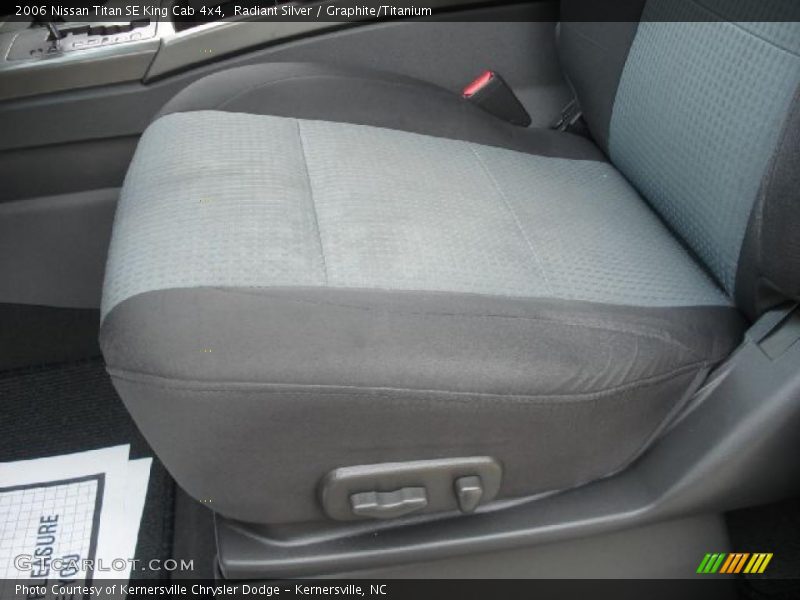 Radiant Silver / Graphite/Titanium 2006 Nissan Titan SE King Cab 4x4