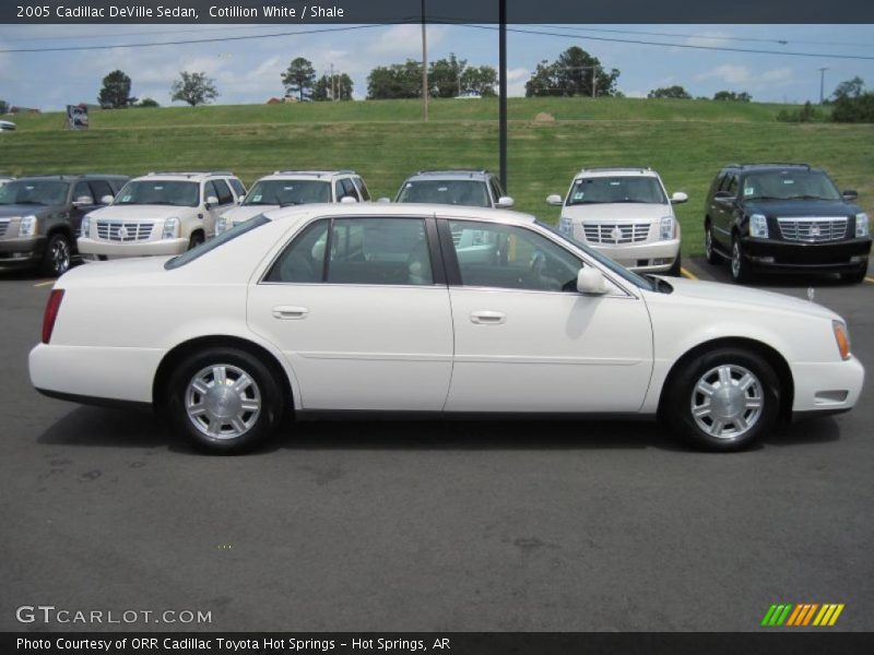 Cotillion White / Shale 2005 Cadillac DeVille Sedan