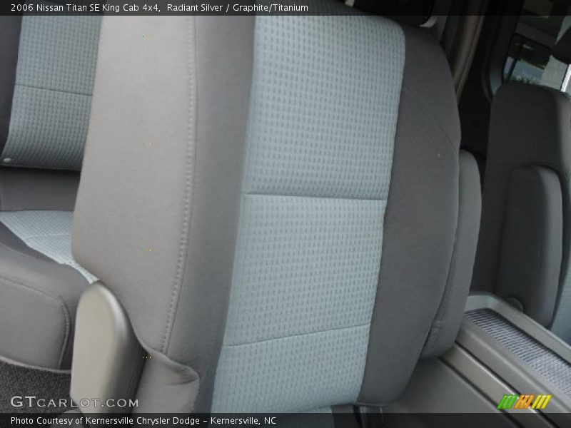 Radiant Silver / Graphite/Titanium 2006 Nissan Titan SE King Cab 4x4