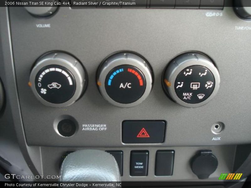 Controls of 2006 Titan SE King Cab 4x4