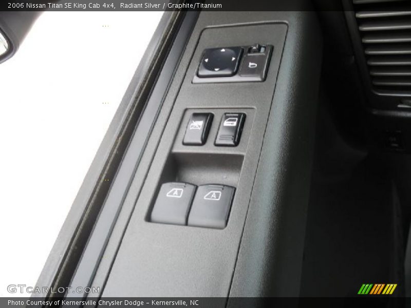 Radiant Silver / Graphite/Titanium 2006 Nissan Titan SE King Cab 4x4