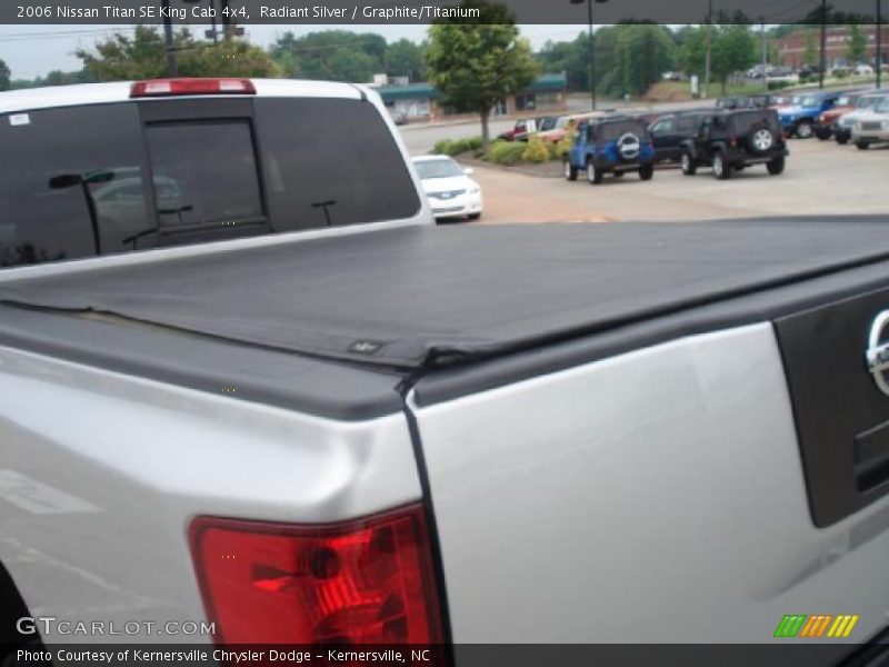 Radiant Silver / Graphite/Titanium 2006 Nissan Titan SE King Cab 4x4
