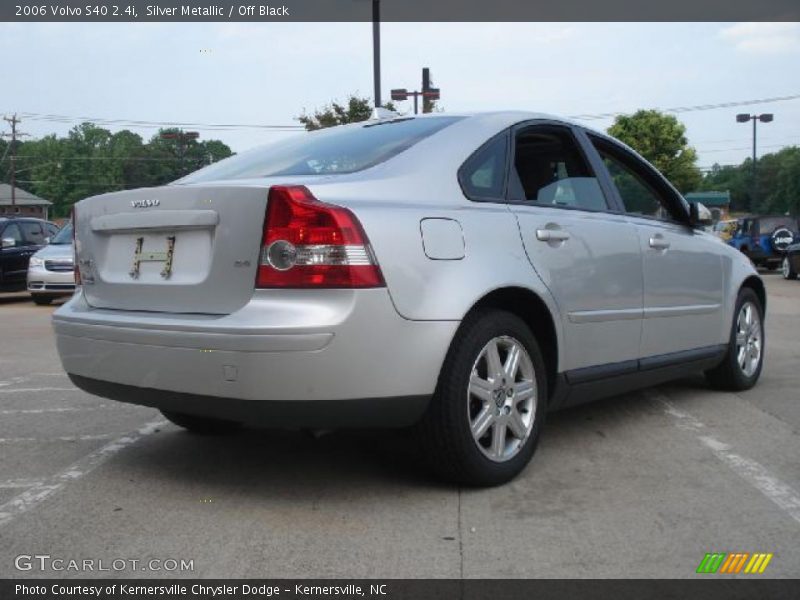 Silver Metallic / Off Black 2006 Volvo S40 2.4i