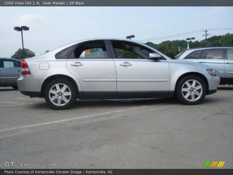 Silver Metallic / Off Black 2006 Volvo S40 2.4i