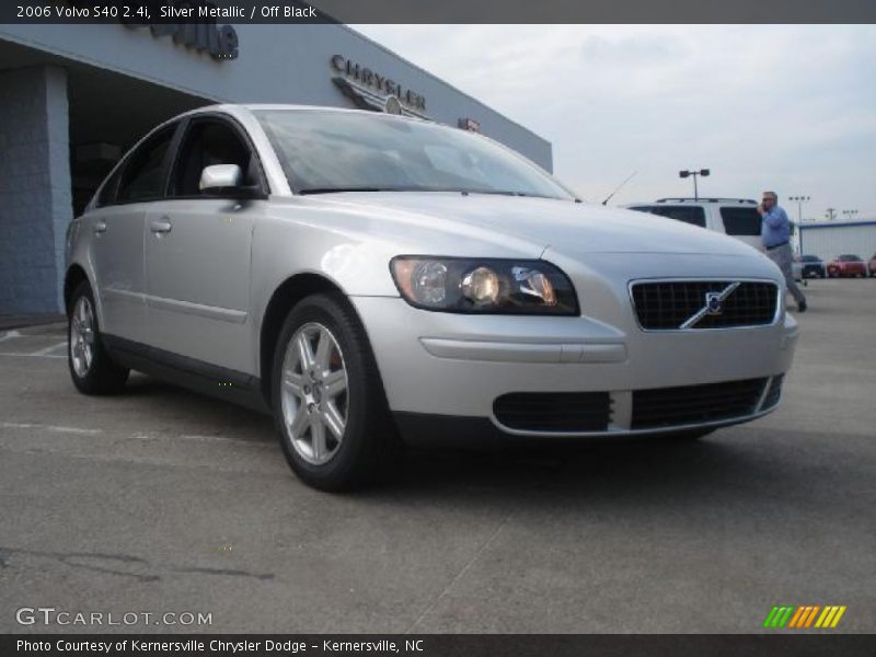 Silver Metallic / Off Black 2006 Volvo S40 2.4i