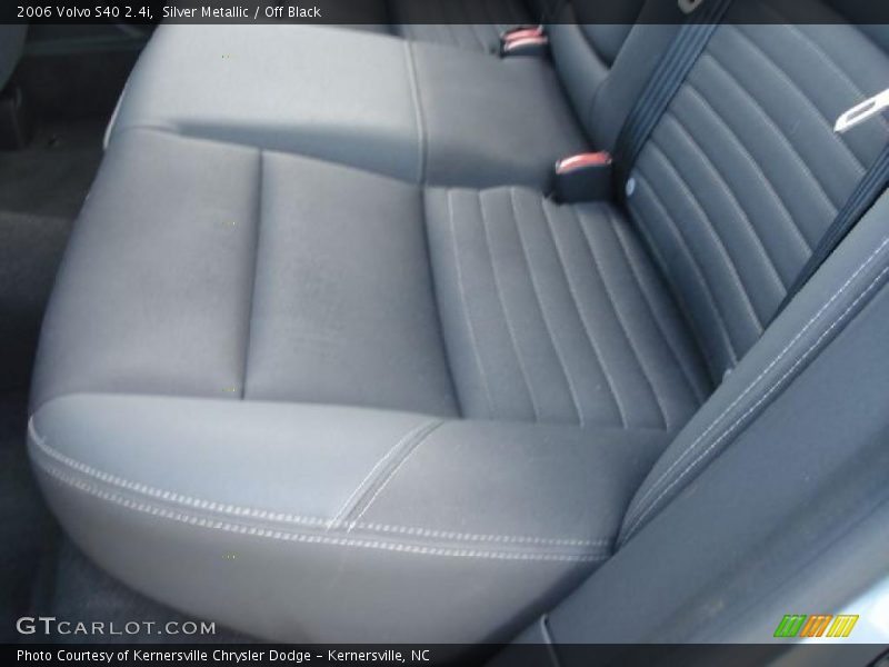 Silver Metallic / Off Black 2006 Volvo S40 2.4i