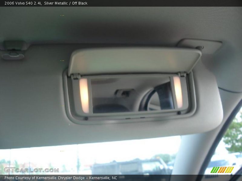 Silver Metallic / Off Black 2006 Volvo S40 2.4i