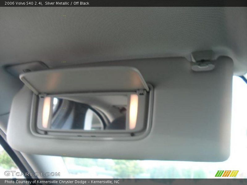 Silver Metallic / Off Black 2006 Volvo S40 2.4i