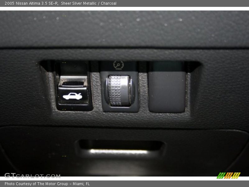 Sheer Silver Metallic / Charcoal 2005 Nissan Altima 3.5 SE-R