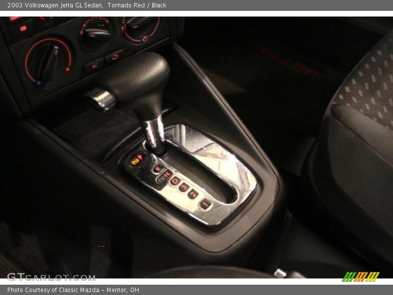 Tornado Red / Black 2003 Volkswagen Jetta GL Sedan