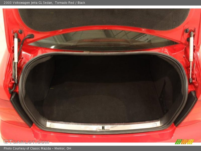 Tornado Red / Black 2003 Volkswagen Jetta GL Sedan