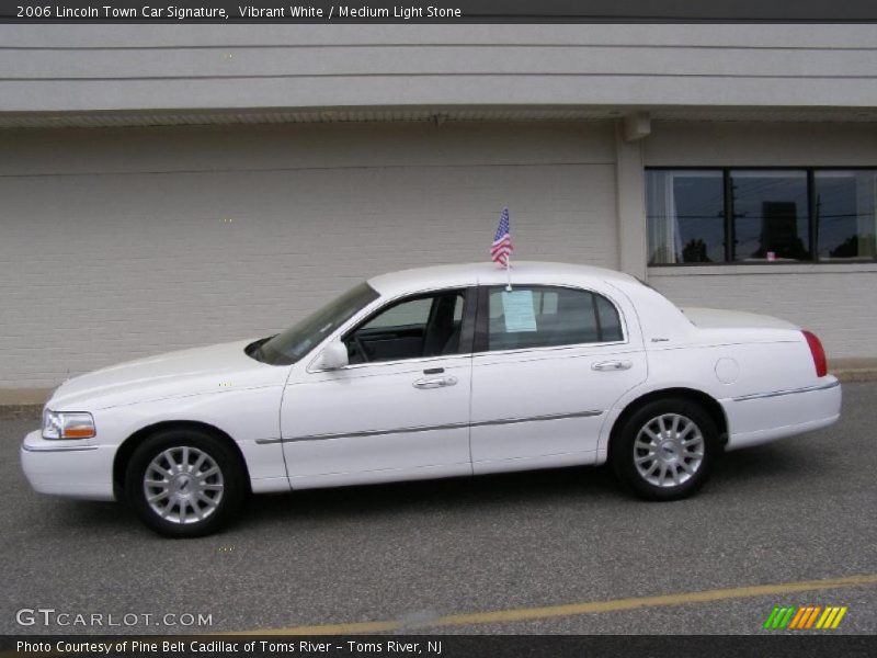 Vibrant White / Medium Light Stone 2006 Lincoln Town Car Signature