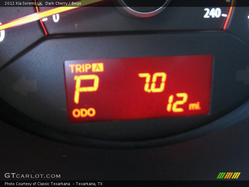 Dark Cherry / Beige 2012 Kia Sorento LX