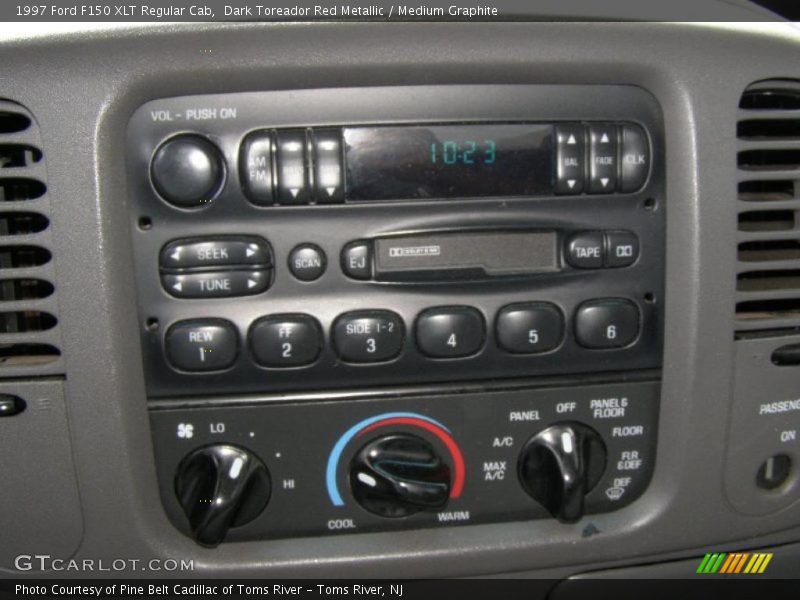 Controls of 1997 F150 XLT Regular Cab