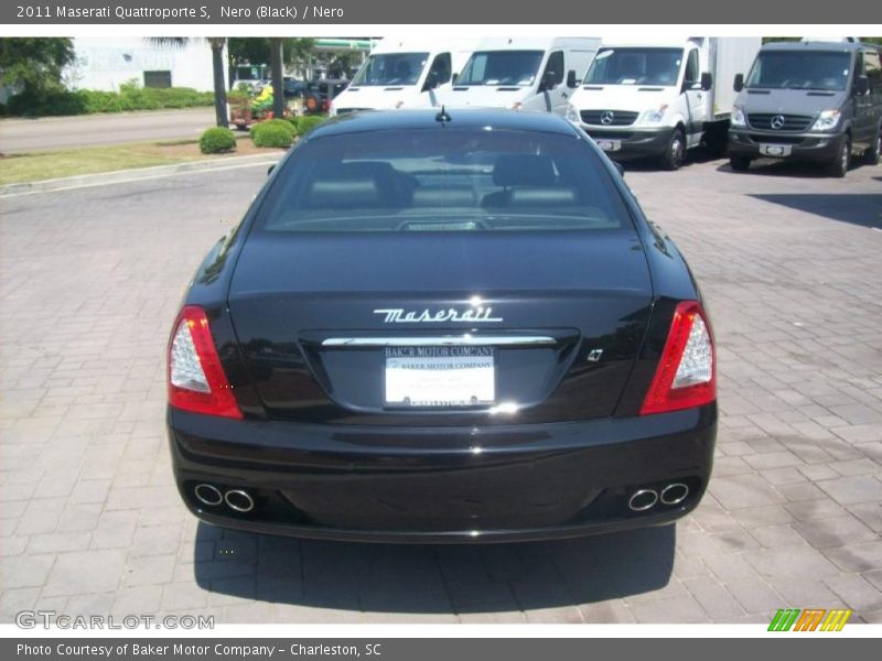 Nero (Black) / Nero 2011 Maserati Quattroporte S
