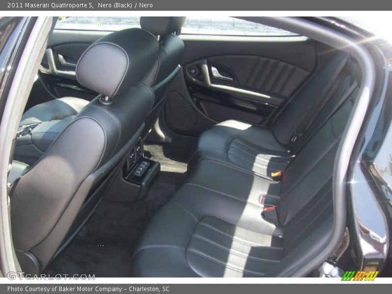 Nero (Black) / Nero 2011 Maserati Quattroporte S